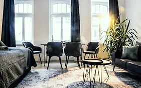 NUWILU ONE - Apartment mit Balkon im Herzen Erfurts - Magenta TV- Netflix - Disney